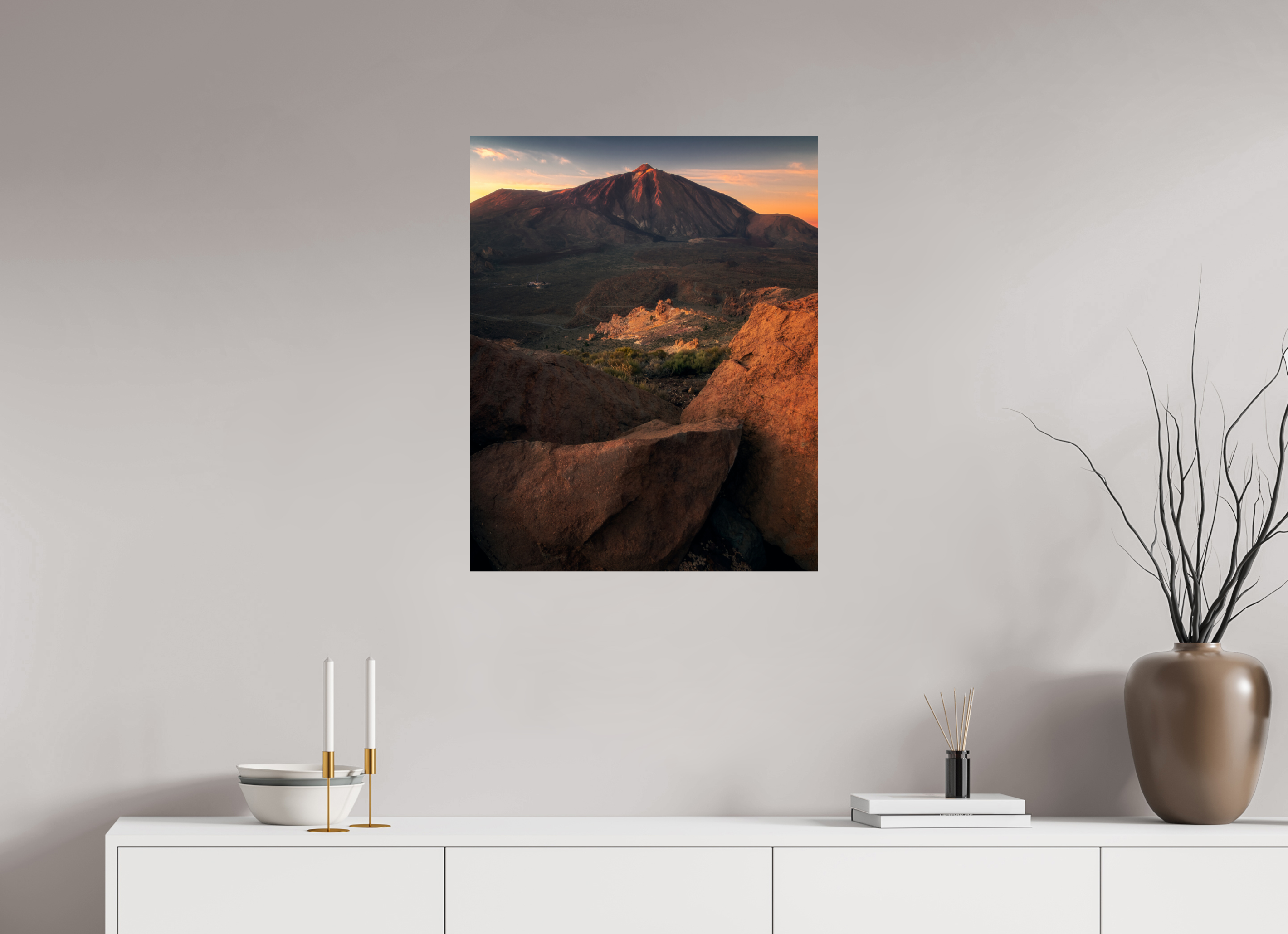 60 x 75 cm, Shot by Nau — Fine Art Pearl La montaña encendida