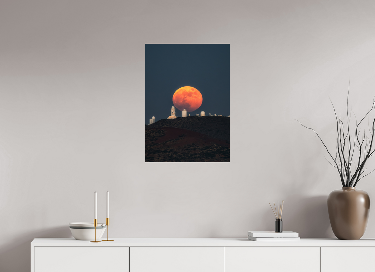 50 x 70 cm, Shot by Nau — Fine Art Pearl Umbral rojo — 50 × 70 cm