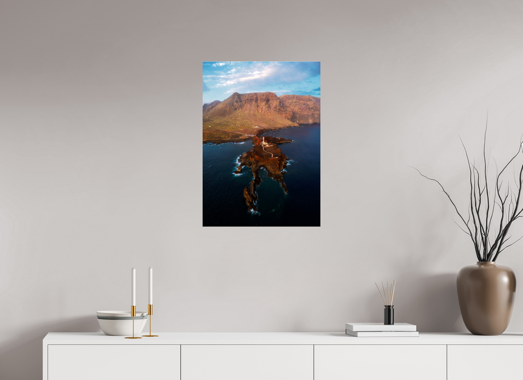 50 x 70 cm, Shot by Nau — Fine Art Pearl Faro del oeste — 50 × 70 cm