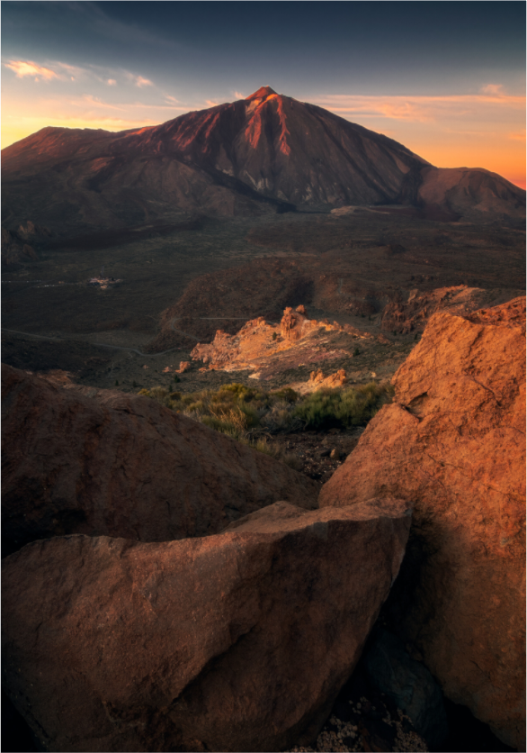 Main image La montaña encendida — 70 × 100 cm