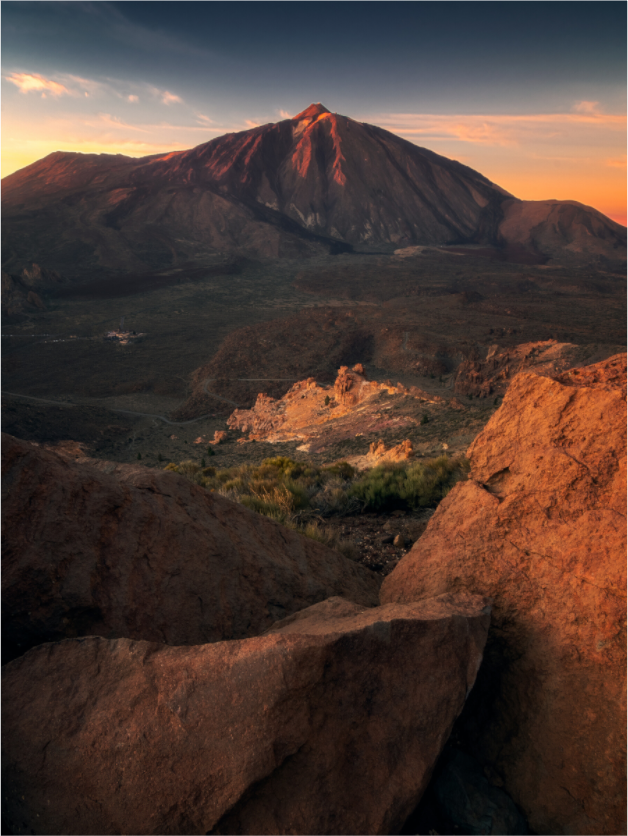 Main image La montaña encendida — 30 × 40 cm